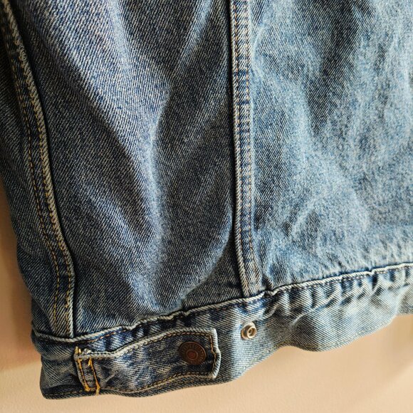LEVI'S Sherpa Lined Trucker Jacket - Picture 3 of 11